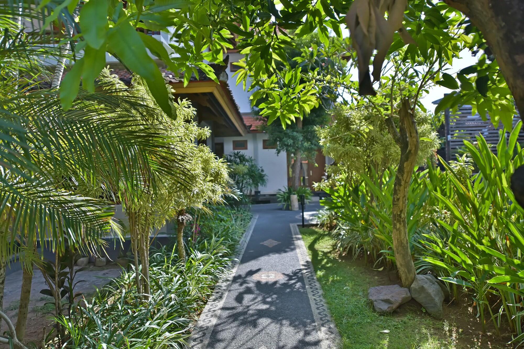 Sandat Hotel Legian Luaran gambar