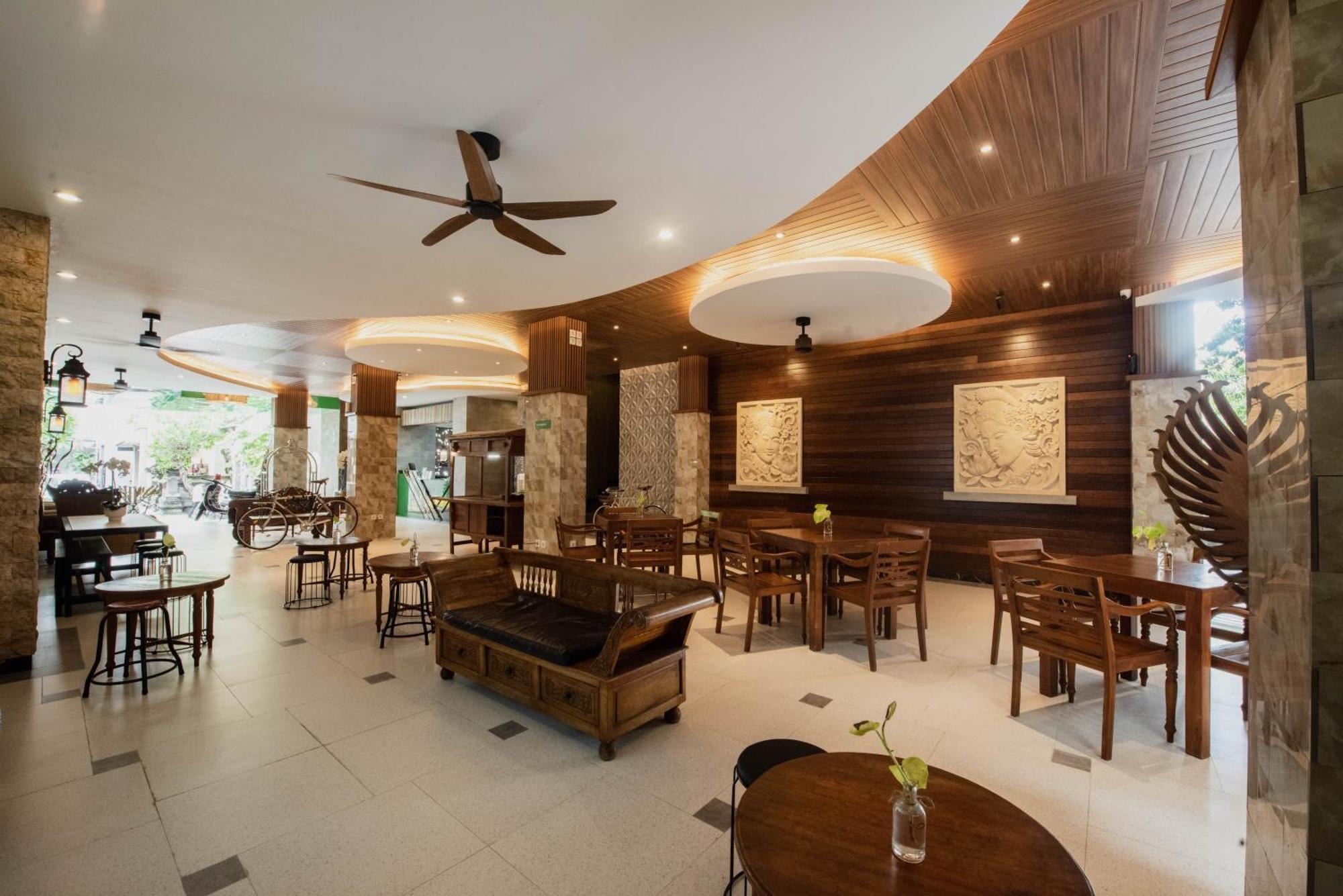 Sandat Hotel Legian Luaran gambar